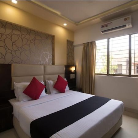 Hotel Galaxy Comforts มุมไบ ภายนอก รูปภาพ